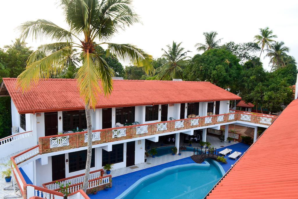 Hotel Thai Lanka Хиккадува Экстерьер фото